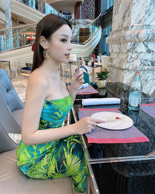 Huyền Baby hội ngộ cùng hội bạn thân 10 năm Emily - Hạnh Sino - Hương Baby: Nhan sắc, sự nghiệp, đời tư đều hoàn hảo - 3 Huyền Baby hội ngộ cùng hội bạn thân 10 năm Emily - Hạnh Sino - Hương Baby: Nhan sắc, sự nghiệp, đời tư đều hoàn hảo - 3