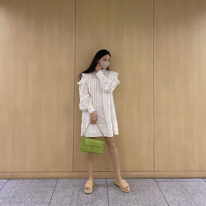 Váy babydoll đang được các 'bánh bèo' diện ầm ầm, các nàng còn chần chừ gì mà không 'múc' liền một em - 5 Váy babydoll đang được các 'bánh bèo' diện ầm ầm, các nàng còn chần chừ gì mà không 'múc' liền một em - 5