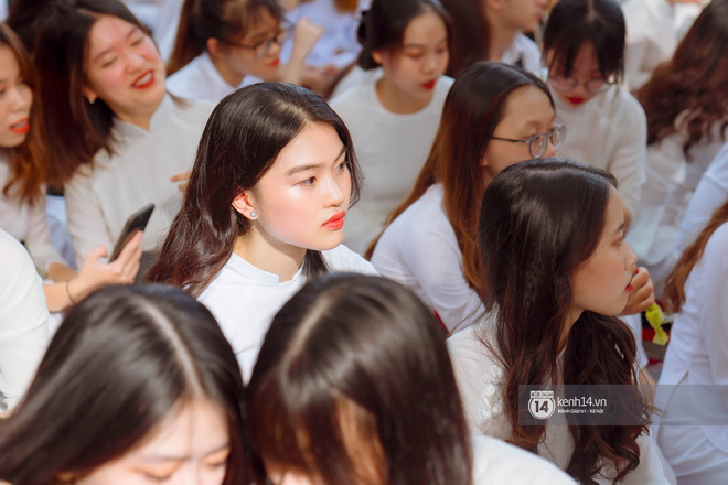 Đặc sản gái xinh Phan Đình Phùng (Hà Nội) lại khiến dân tình ngẩn ngơ trong lễ bế giảng - 11 Đặc sản gái xinh Phan Đình Phùng (Hà Nội) lại khiến dân tình ngẩn ngơ trong lễ bế giảng - 11