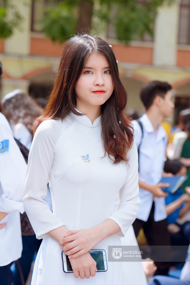 Đặc sản gái xinh Phan Đình Phùng (Hà Nội) lại khiến dân tình ngẩn ngơ trong lễ bế giảng - 3 Đặc sản gái xinh Phan Đình Phùng (Hà Nội) lại khiến dân tình ngẩn ngơ trong lễ bế giảng - 3
