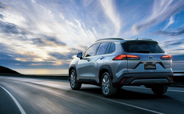 Toyota Corolla Cross ra mắt: Bom tấn SUV đấu Honda CR-V về Việt Nam chỉ tính bằng ngày - 1 Toyota Corolla Cross ra mắt: Bom tấn SUV đấu Honda CR-V về Việt Nam chỉ tính bằng ngày - 1