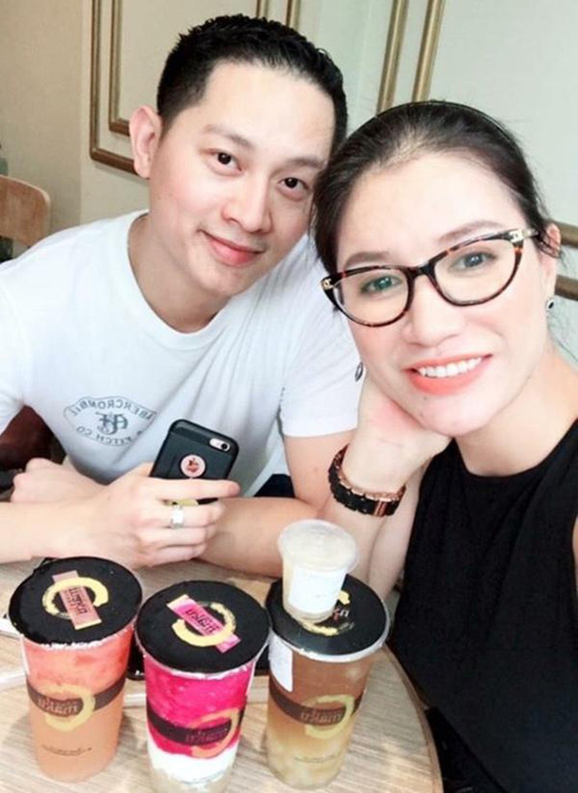 Trang Trần bất ngờ đăng trạng thái tâm trạng làm rộ lên nghi vấn trục trặc hôn nhân với chồng Việt kiều - 1 Trang Trần bất ngờ đăng trạng thái tâm trạng làm rộ lên nghi vấn trục trặc hôn nhân với chồng Việt kiều - 1