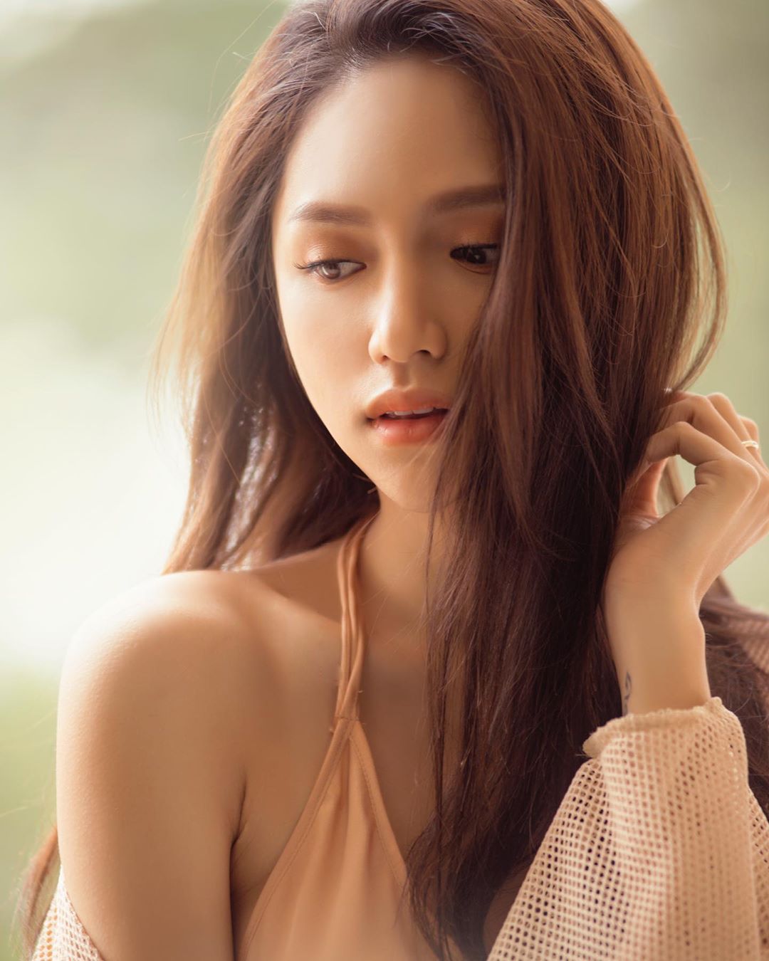 Hoa hậu Hương Giang: Đàn ông không đàng hoàng mới sợ phụ nữ thông minh - 4 Hoa hậu Hương Giang: Đàn ông không đàng hoàng mới sợ phụ nữ thông minh - 4