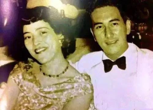 "Thâm cung nội chiến" gay cấn nhất Châu Á: Cuộc đời truyền kỳ của Vua sòng bài Macau đã kết thúc, cuộc chiến gia tài mới thực sự bắt đầu - 1 "Thâm cung nội chiến" gay cấn nhất Châu Á: Cuộc đời truyền kỳ của Vua sòng bài Macau đã kết thúc, cuộc chiến gia tài mới thực sự bắt đầu - 1