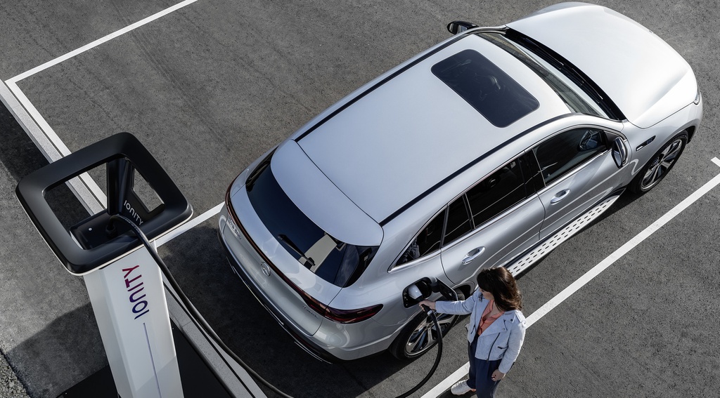 Trải nghiệm Mercedes EQC 400 – sức hút của SUV hạng sang - 34 Trải nghiệm Mercedes EQC 400 – sức hút của SUV hạng sang - 34