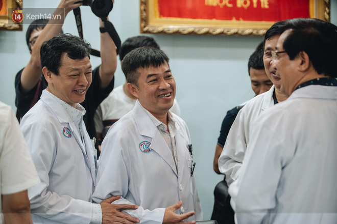 Tổng lãnh sự Anh: 'Xin cảm ơn từ tận đáy lòng, tôi vô cùng ấn tượng với nỗ lực hết mình của Việt Nam, quốc gia chưa có người tử vong vì Covid-19' - 2 Tổng lãnh sự Anh: 'Xin cảm ơn từ tận đáy lòng, tôi vô cùng ấn tượng với nỗ lực hết mình của Việt Nam, quốc gia chưa có người tử vong vì Covid-19' - 2