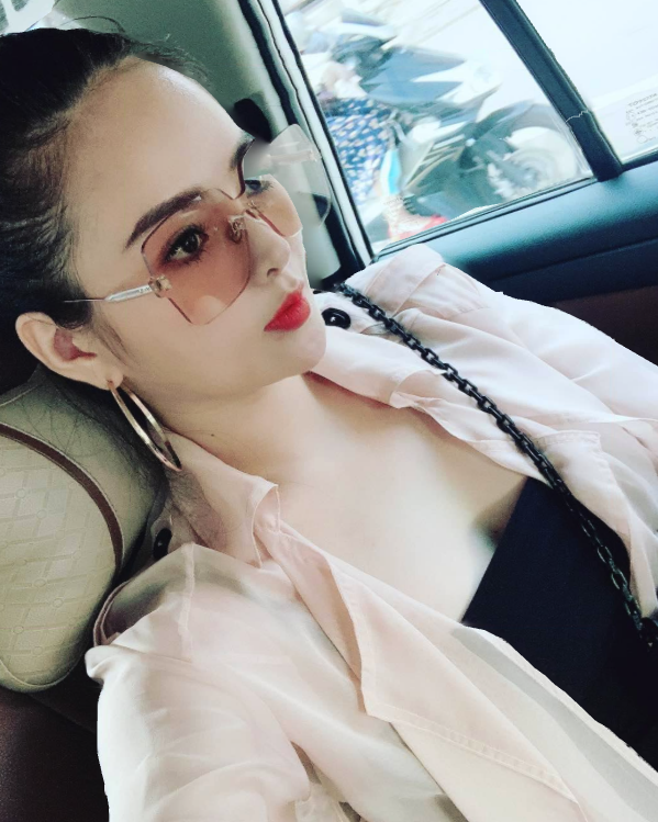 Hoa khôi Lại Hương Thảo: Từng bị chê tơi tả khi thi Miss World, trước lúc ly hôn có cuộc sống cực sang chảnh bên đại gia - 8 Hoa khôi Lại Hương Thảo: Từng bị chê tơi tả khi thi Miss World, trước lúc ly hôn có cuộc sống cực sang chảnh bên đại gia - 8