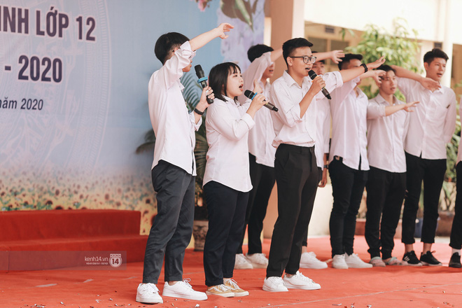 Xuất hiện ngôi trường đánh bại Phan Đình Phùng, Ams, Chu Văn An... vì dàn nữ sinh quá xuất sắc trong lễ bế giảng 2020 - 16 Xuất hiện ngôi trường đánh bại Phan Đình Phùng, Ams, Chu Văn An... vì dàn nữ sinh quá xuất sắc trong lễ bế giảng 2020 - 16