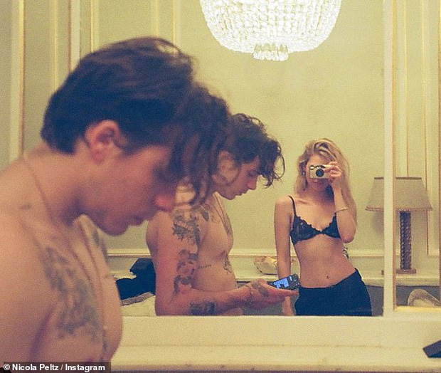 HOT: Brooklyn Beckham đã đính hôn với bạn gái thiên kim tiểu thư hơn 4 tuổi, vợ chồng Beckham nhiệt liệt chúc mừng - 5 HOT: Brooklyn Beckham đã đính hôn với bạn gái thiên kim tiểu thư hơn 4 tuổi, vợ chồng Beckham nhiệt liệt chúc mừng - 5