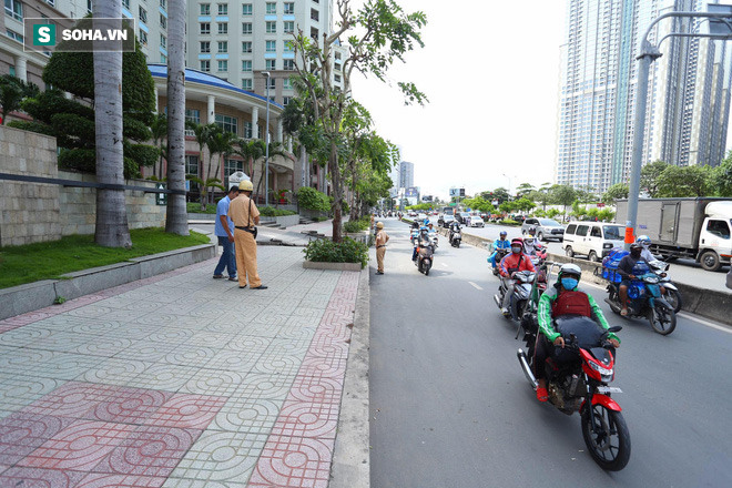 Khám xét nơi ở Phó chủ tịch UBND TP.HCM Trần Vĩnh Tuyến vừa bị khởi tố - 6 Khám xét nơi ở Phó chủ tịch UBND TP.HCM Trần Vĩnh Tuyến vừa bị khởi tố - 6