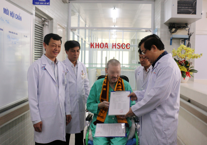 Tổng lãnh sự Anh: 'Xin cảm ơn từ tận đáy lòng, tôi vô cùng ấn tượng với nỗ lực hết mình của Việt Nam, quốc gia chưa có người tử vong vì Covid-19' - 9 Tổng lãnh sự Anh: 'Xin cảm ơn từ tận đáy lòng, tôi vô cùng ấn tượng với nỗ lực hết mình của Việt Nam, quốc gia chưa có người tử vong vì Covid-19' - 9