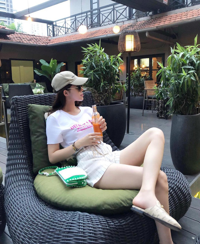 Hoa hậu 'rich kid' Jolie Nguyễn: Vi vu nước ngoài, tậu đồ hiệu mỏi tay, tuyên bố tiêu 500 triệu/tháng không cần đại gia - 6 Hoa hậu 'rich kid' Jolie Nguyễn: Vi vu nước ngoài, tậu đồ hiệu mỏi tay, tuyên bố tiêu 500 triệu/tháng không cần đại gia - 6