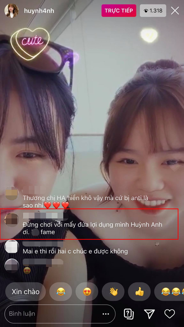 Bị cà khịa lợi dụng Huỳnh Anh để kiếm fame, gái xinh đáp trả cực gắt: 'Tìm hiểu xem chị là ai rồi nói chuyện tiếp nhé' - 2 Bị cà khịa lợi dụng Huỳnh Anh để kiếm fame, gái xinh đáp trả cực gắt: 'Tìm hiểu xem chị là ai rồi nói chuyện tiếp nhé' - 2