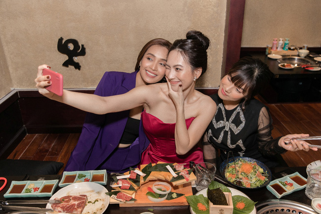 Ái Phương tiết lộ Phương Anh Đào gặp chấn thương chân nặng, đi đứng khá bất tiện - 4 Ái Phương tiết lộ Phương Anh Đào gặp chấn thương chân nặng, đi đứng khá bất tiện - 4