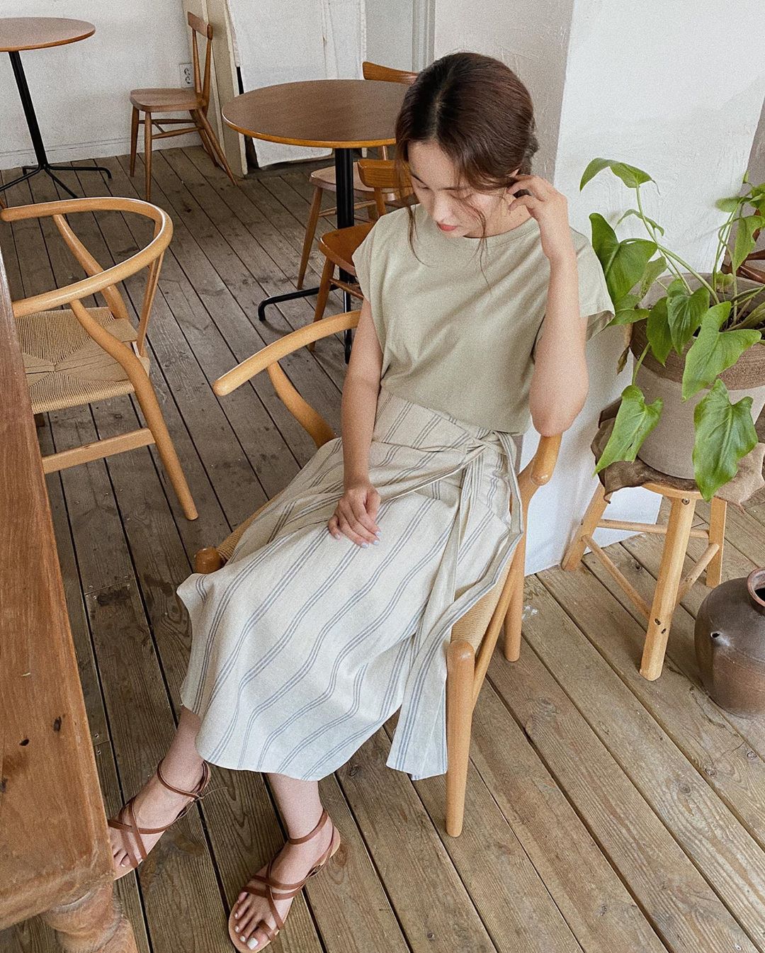 BTV thời trang gọi tên 4 items trông thì đơn giản, ai cũng mặc được nhưng lại có sức mạnh 'sang xịn hóa' style ghê gớm - 11 BTV thời trang gọi tên 4 items trông thì đơn giản, ai cũng mặc được nhưng lại có sức mạnh 'sang xịn hóa' style ghê gớm - 11