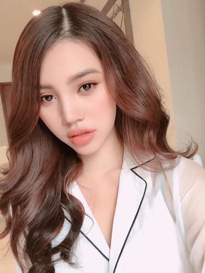 Cận cảnh nhan sắc thật của hoa hậu Jolie Nguyễn khi chưa phẫu thuật thẩm mỹ - 7 Cận cảnh nhan sắc thật của hoa hậu Jolie Nguyễn khi chưa phẫu thuật thẩm mỹ - 7