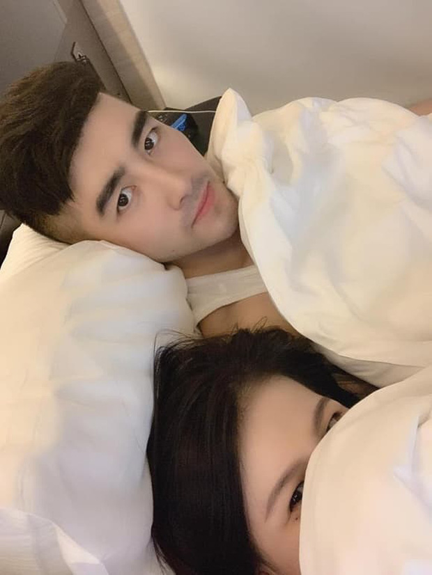 Ảnh giường chiếu của một Á hậu và 'tú ông' Lục Triều Vỹ bất ngờ bị rò rỉ, người trong cuộc lên tiếng Ảnh giường chiếu của một Á hậu và 'tú ông' Lục Triều Vỹ bất ngờ bị rò rỉ, người trong cuộc lên tiếng