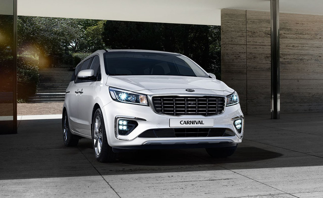 Kia Sedona thế hệ mới lần đầu tung ảnh nội thất: Ảnh hưởng từ Mercedes-Benz C-Class? - 1 Kia Sedona thế hệ mới lần đầu tung ảnh nội thất: Ảnh hưởng từ Mercedes-Benz C-Class? - 1