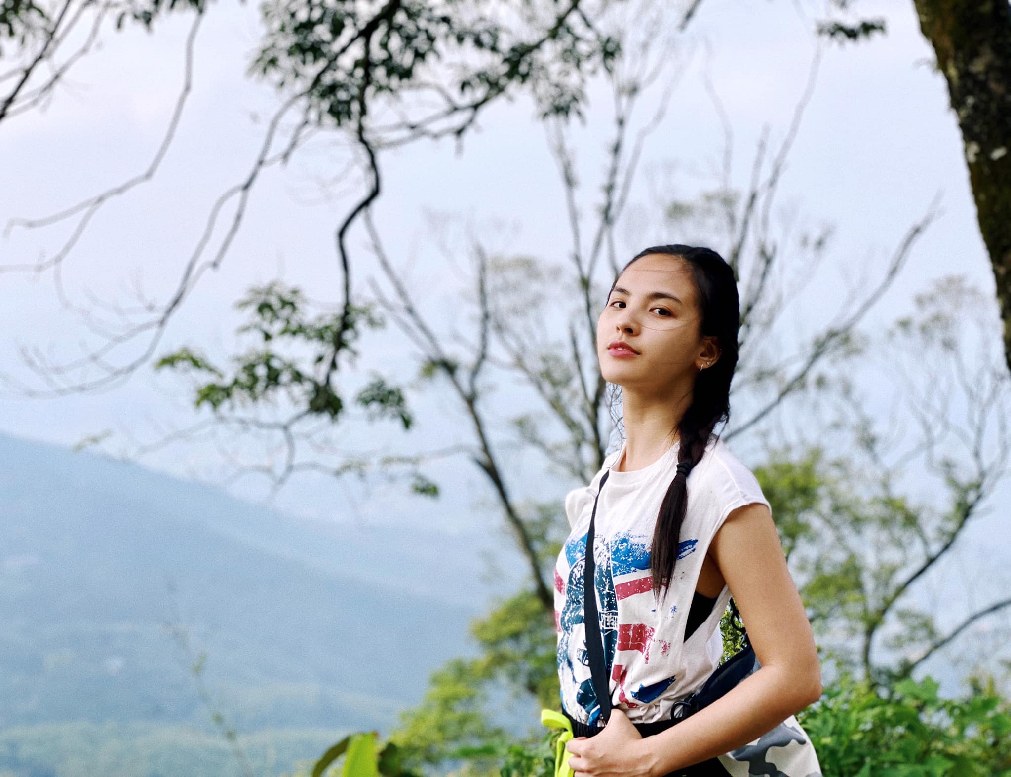 Vừa lên sóng, nữ MC mới của 'Chuyển động 24h' đã gây sốt vì thần sắc hơn người lại còn quá duyên dáng - 6 Vừa lên sóng, nữ MC mới của 'Chuyển động 24h' đã gây sốt vì thần sắc hơn người lại còn quá duyên dáng - 6