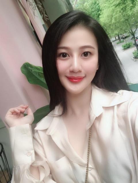 Ảnh giường chiếu của một Á hậu và 'tú ông' Lục Triều Vỹ bất ngờ bị rò rỉ, người trong cuộc lên tiếng - 3 Ảnh giường chiếu của một Á hậu và 'tú ông' Lục Triều Vỹ bất ngờ bị rò rỉ, người trong cuộc lên tiếng - 3