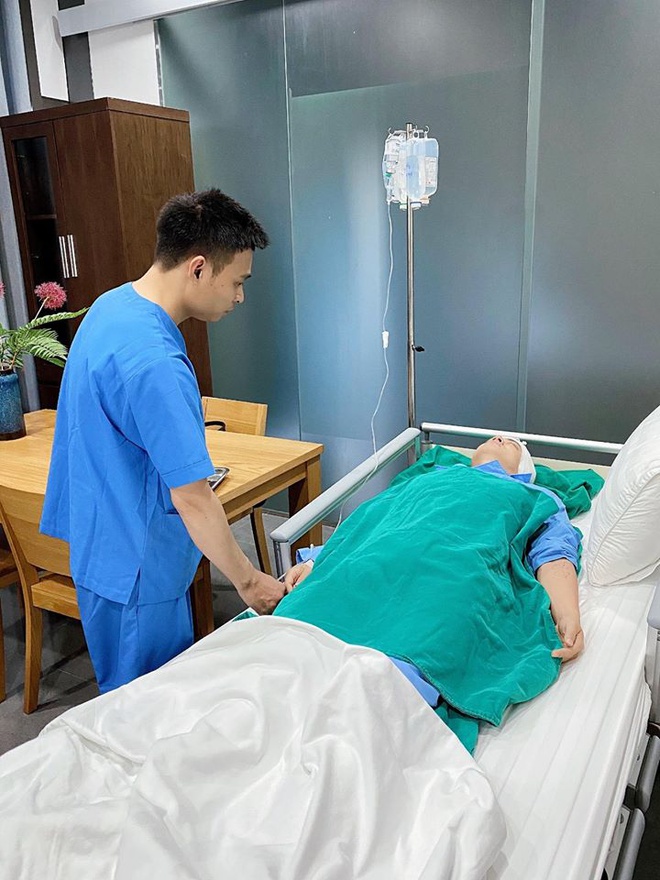 Ca sĩ Đăng Khôi nhập viện phẫu thuật Ca sĩ Đăng Khôi nhập viện phẫu thuật