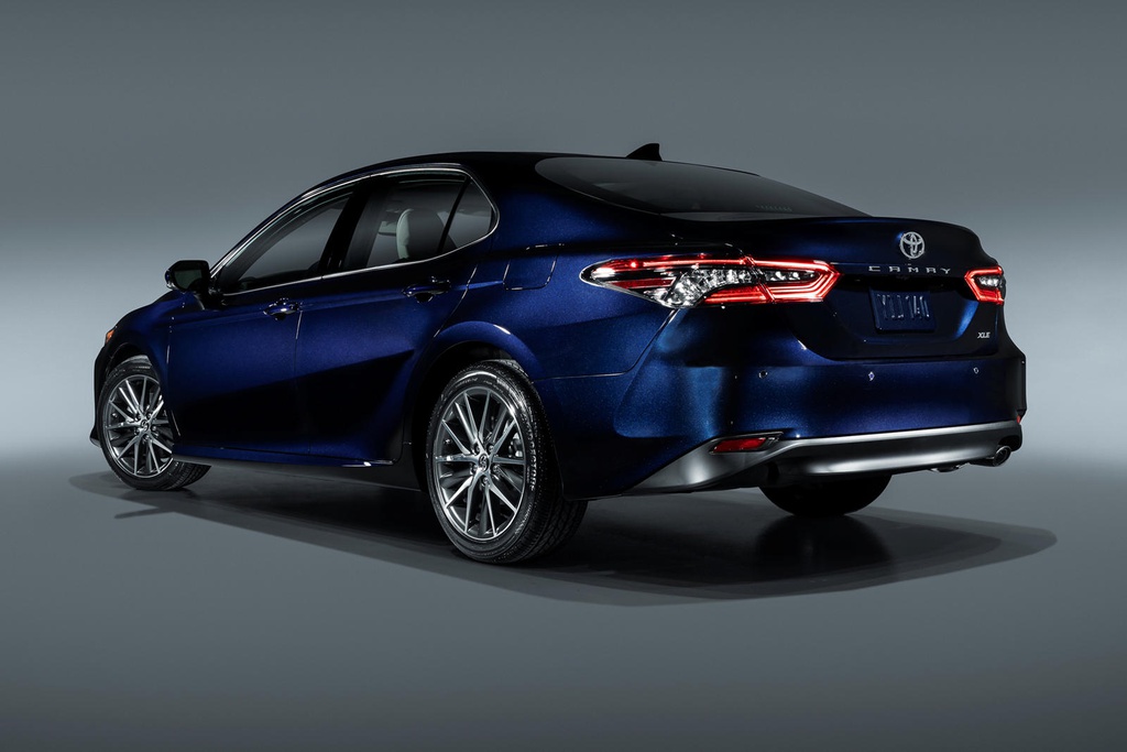 Toyota Camry 2021 thêm công nghệ an toàn, nâng cấp thiết kế - 1 Toyota Camry 2021 thêm công nghệ an toàn, nâng cấp thiết kế - 1