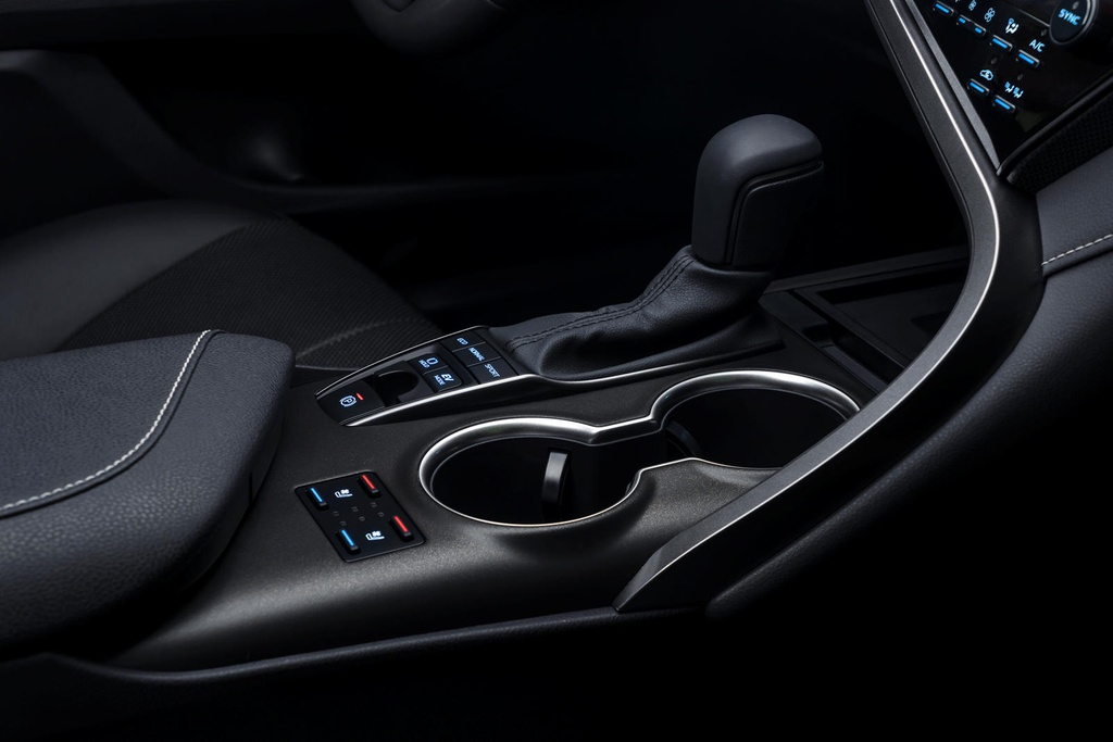 Toyota Camry 2021 thêm công nghệ an toàn, nâng cấp thiết kế - 19 Toyota Camry 2021 thêm công nghệ an toàn, nâng cấp thiết kế - 19