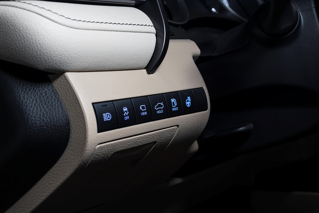 Toyota Camry 2021 thêm công nghệ an toàn, nâng cấp thiết kế - 20 Toyota Camry 2021 thêm công nghệ an toàn, nâng cấp thiết kế - 20