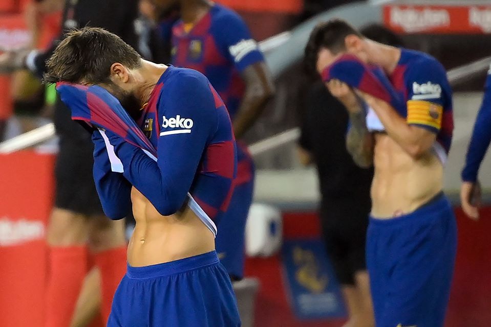 Messi thất vọng trong ngày Real nâng cao chức vô địch - 1