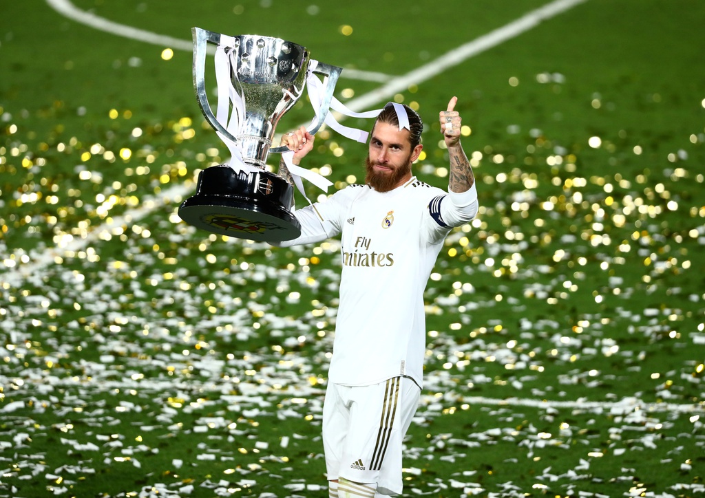 Messi thất vọng trong ngày Real nâng cao chức vô địch - 7