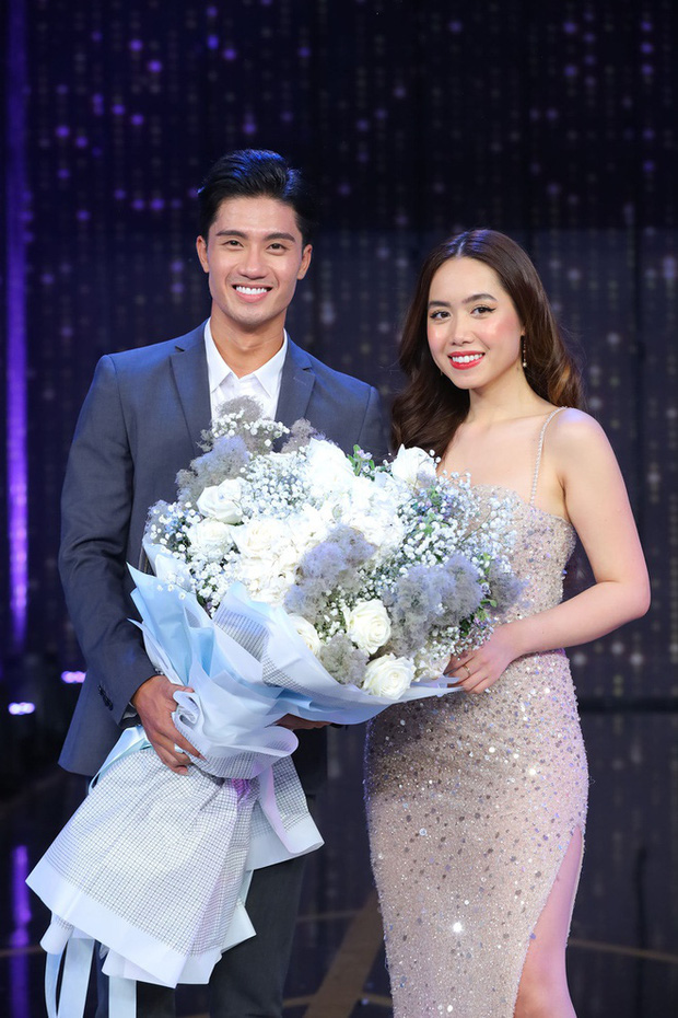 Nữ chính 'Người ấy là ai' Mina Nguyễn giàu 'nứt vách': Đi xe xịn, ở lâu đài, đồ hiệu đầy tủ Nữ chính 'Người ấy là ai' Mina Nguyễn giàu 'nứt vách': Đi xe xịn, ở lâu đài, đồ hiệu đầy tủ