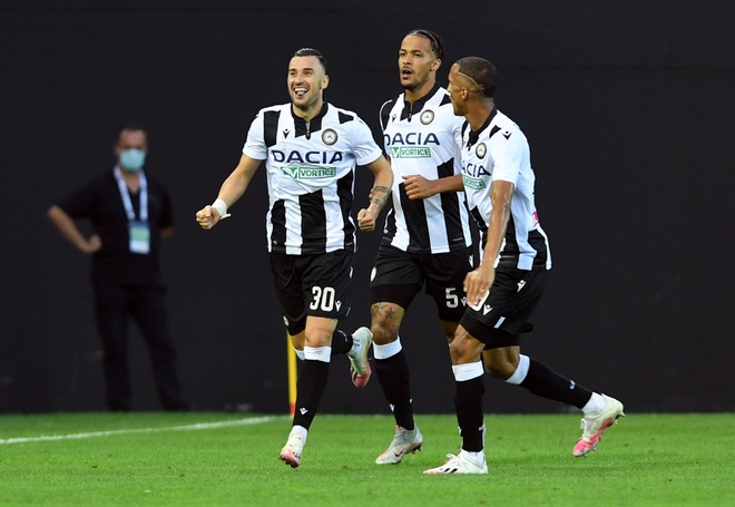 Ronaldo mờ nhạt trong ngày Juventus thua ngược Udinese - 1