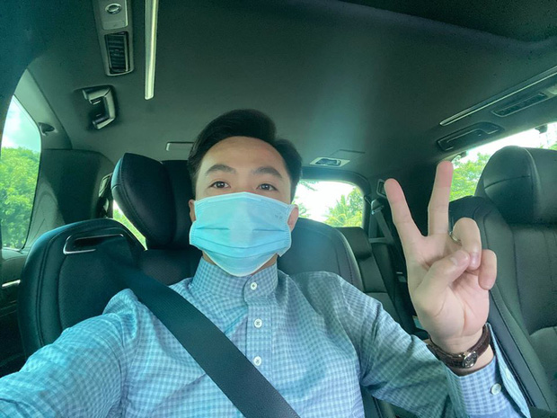 Cường Đô La khoe ảnh ngồi giữa 'rừng' xế hộp bạc tỷ - 1 Cường Đô La khoe ảnh ngồi giữa 'rừng' xế hộp bạc tỷ - 1