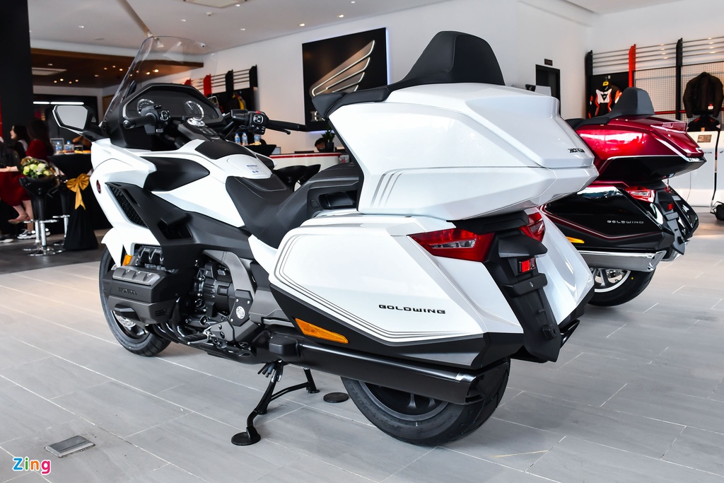 Những mẫu xe máy touring tiền tỷ hiện đại như ôtô tại Việt Nam - 1