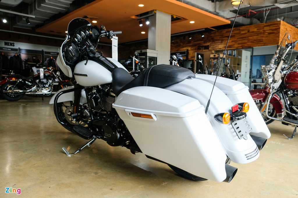Những mẫu xe máy touring tiền tỷ hiện đại như ôtô tại Việt Nam - 15