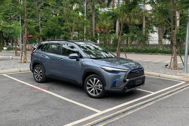 Toyota Corolla Cross lần đầu lộ diện tại Việt Nam: Động cơ Hybrid, xuất hiện chi tiết lạ quanh xe Toyota Corolla Cross lần đầu lộ diện tại Việt Nam: Động cơ Hybrid, xuất hiện chi tiết lạ quanh xe