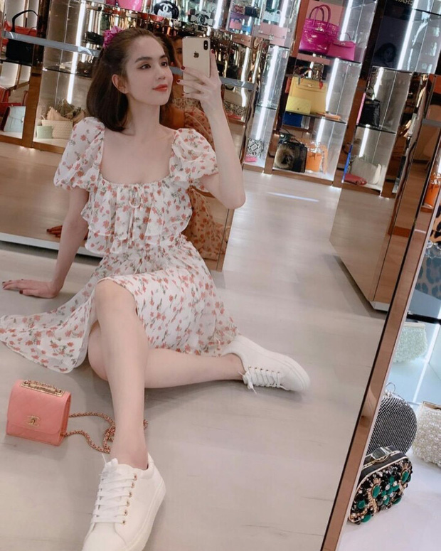 Váy hoa cổ vuông vừa nữ tính vừa sexy hot rần rần: Ngọc Trinh, Seohyun đều diện, team 'bánh bèo' chớ bỏ qua - 4 Váy hoa cổ vuông vừa nữ tính vừa sexy hot rần rần: Ngọc Trinh, Seohyun đều diện, team 'bánh bèo' chớ bỏ qua - 4