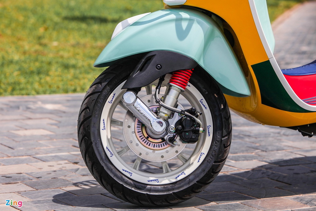 Honda SH và những mẫu xe tay ga bản giới hạn giá trăm triệu tại VN - 4 Honda SH và những mẫu xe tay ga bản giới hạn giá trăm triệu tại VN - 4