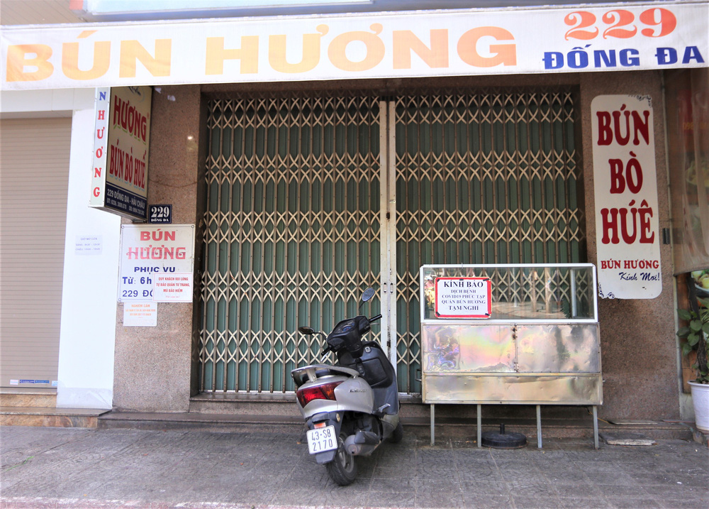 Chùm ảnh: Tất cả hàng quán ở Đà Nẵng chính thức đóng cửa, ngưng cả bán mang về từ 13 giờ chiều nay - 3 Chùm ảnh: Tất cả hàng quán ở Đà Nẵng chính thức đóng cửa, ngưng cả bán mang về từ 13 giờ chiều nay - 3