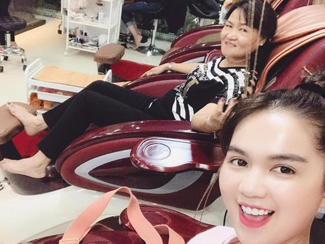Từng bất chấp tất cả để lấy một người có con riêng như ba Ngọc Trinh, mẹ kế tiết lộ lý do bất ngờ dẫn đến quyết định đó - 3 Từng bất chấp tất cả để lấy một người có con riêng như ba Ngọc Trinh, mẹ kế tiết lộ lý do bất ngờ dẫn đến quyết định đó - 3