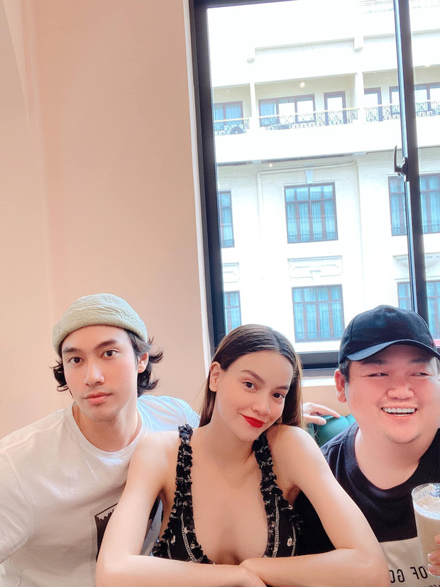 Nhiều lần bị chê gầy trơ xương nhưng những sao Việt này vẫn sở hữu vòng 1 'khủng' đến nghẹt thở Nhiều lần bị chê gầy trơ xương nhưng những sao Việt này vẫn sở hữu vòng 1 'khủng' đến nghẹt thở