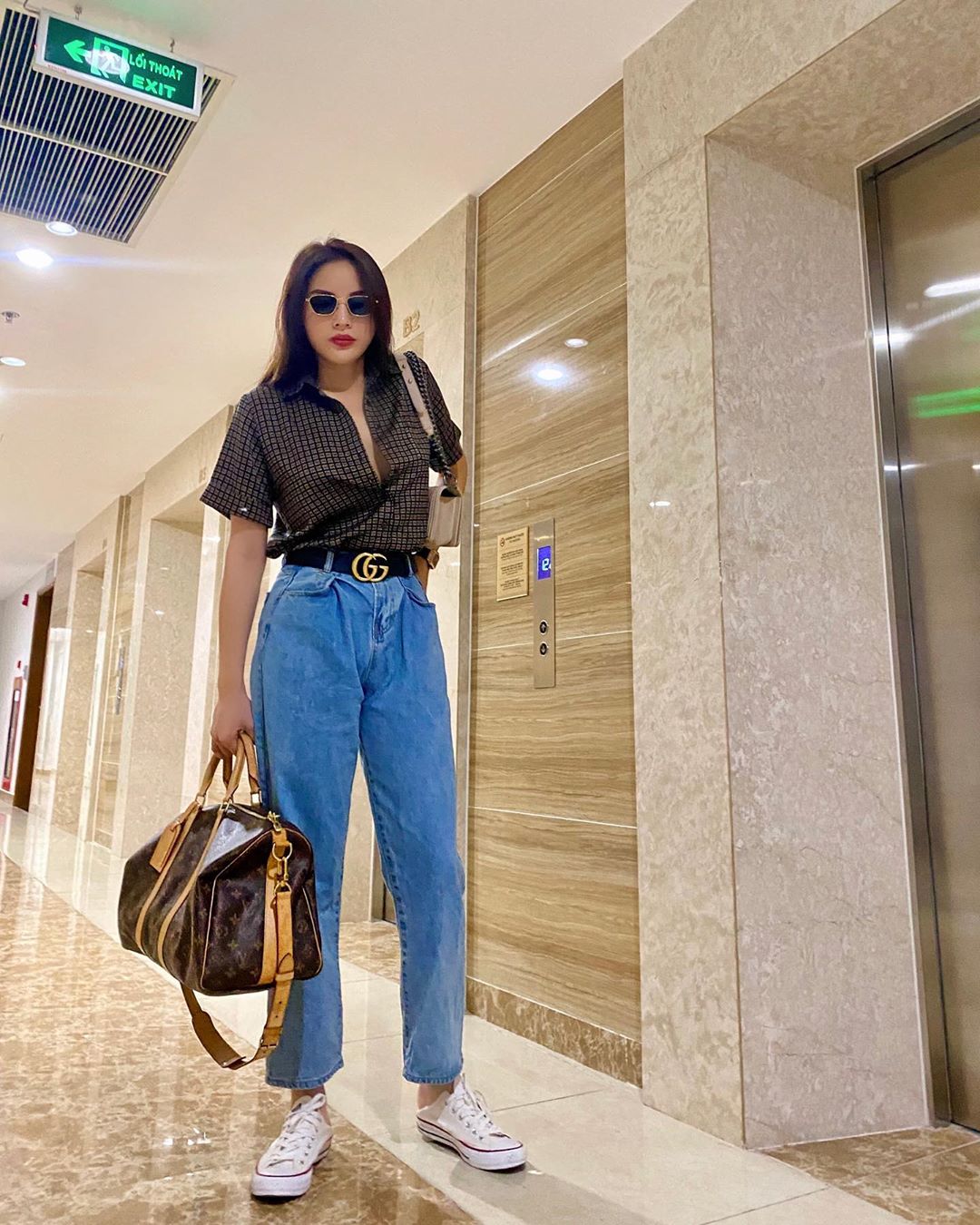 Diện quần jeans, mỹ nhân Việt cứ mix với 4 kiểu giày sau là trọn vẹn xịn đẹp và có khi còn kéo chân dài tít tắp - 4 Diện quần jeans, mỹ nhân Việt cứ mix với 4 kiểu giày sau là trọn vẹn xịn đẹp và có khi còn kéo chân dài tít tắp - 4
