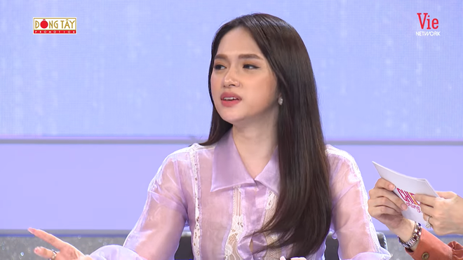 Hương Giang gây xúc động khi nói lí do thích đàn ông một đời vợ và có con riêng - 1 Hương Giang gây xúc động khi nói lí do thích đàn ông một đời vợ và có con riêng - 1