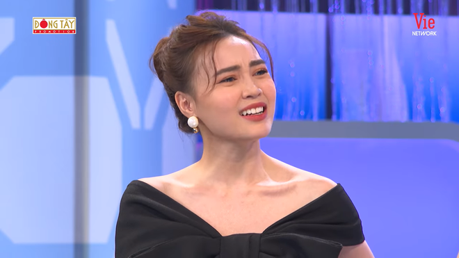 Hương Giang gây xúc động khi nói lí do thích đàn ông một đời vợ và có con riêng - 3 Hương Giang gây xúc động khi nói lí do thích đàn ông một đời vợ và có con riêng - 3