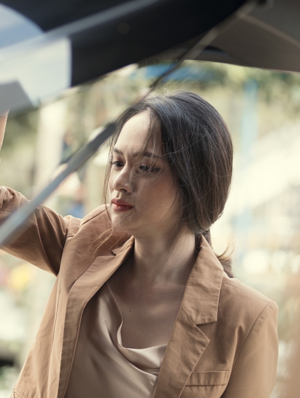 Hương Giang gây xúc động khi nói lí do thích đàn ông một đời vợ và có con riêng - 2 Hương Giang gây xúc động khi nói lí do thích đàn ông một đời vợ và có con riêng - 2