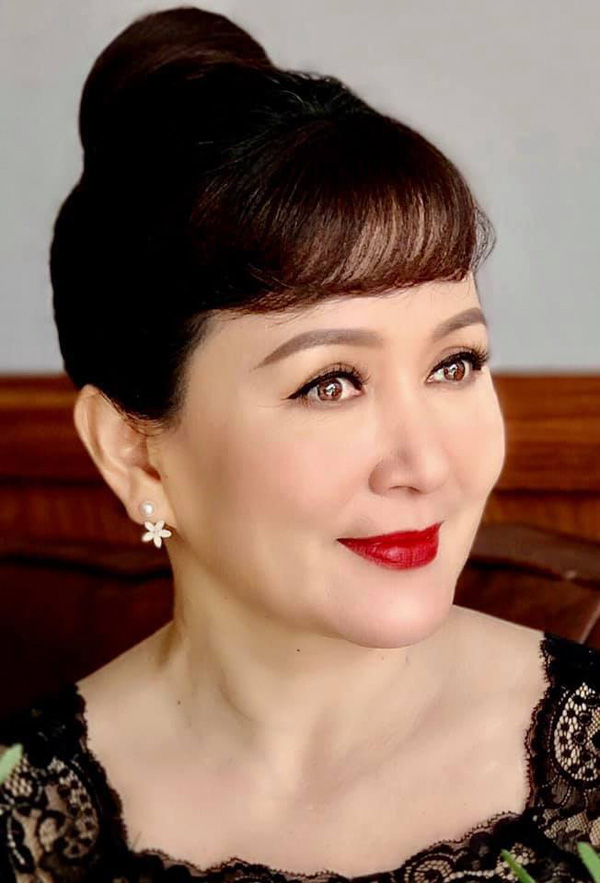 Đời tư ở tuổi xế chiều của dàn diễn viên gạo cội phim 'Tình yêu và tham vọng' Đời tư ở tuổi xế chiều của dàn diễn viên gạo cội phim 'Tình yêu và tham vọng'