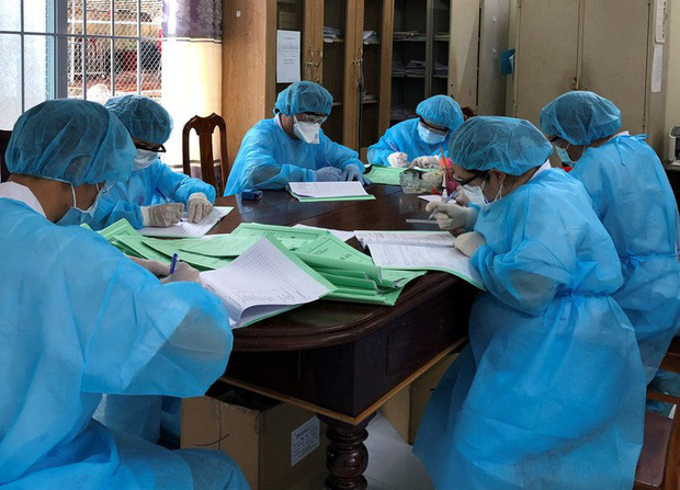 Mẹ của nữ sinh viên mắc Covid-19 ở Đắk Lắk mong mọi người thấu hiểu cho con! - 1 Mẹ của nữ sinh viên mắc Covid-19 ở Đắk Lắk mong mọi người thấu hiểu cho con! - 1