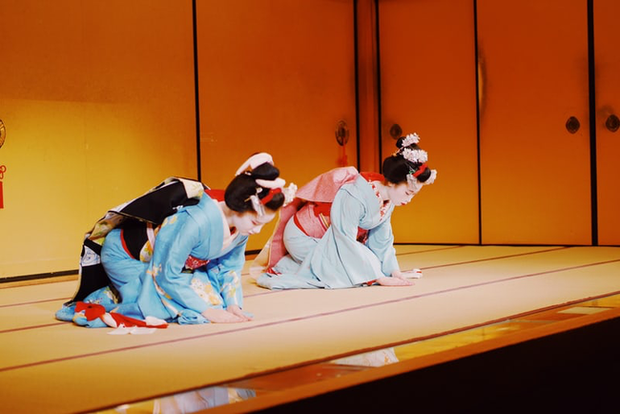 Hội chứng Geisha ở Nhật: Khi phụ nữ trở thành người phục tùng đàn ông, làm hài lòng người đối diện và không có tiếng nói ngoài góc bếp Hội chứng Geisha ở Nhật: Khi phụ nữ trở thành người phục tùng đàn ông, làm hài lòng người đối diện và không có tiếng nói ngoài góc bếp
