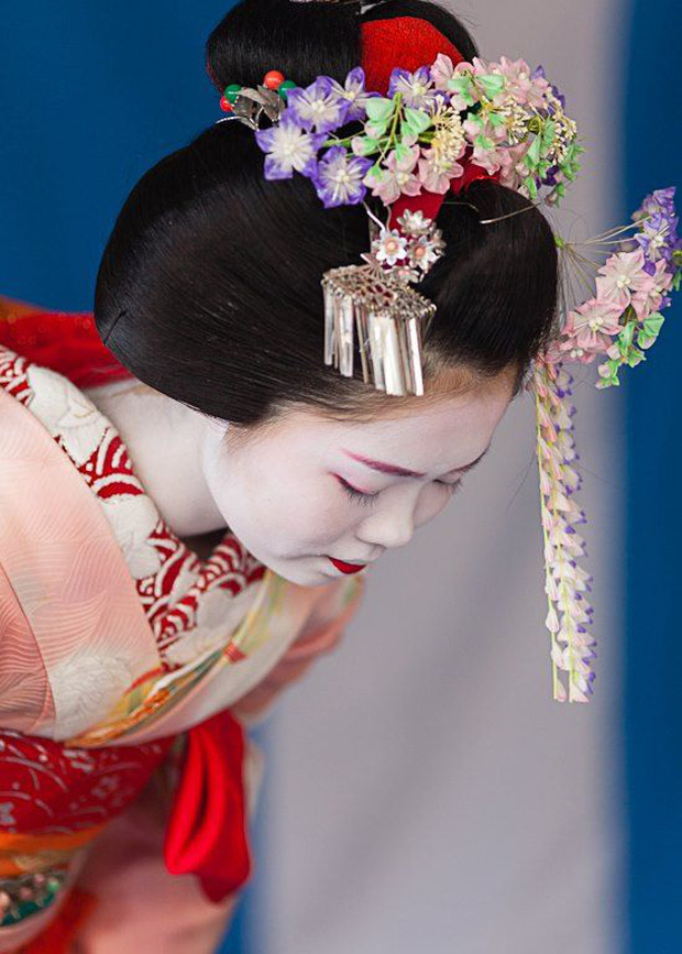 Hội chứng Geisha ở Nhật: Khi phụ nữ trở thành người phục tùng đàn ông, làm hài lòng người đối diện và không có tiếng nói ngoài góc bếp - 2 Hội chứng Geisha ở Nhật: Khi phụ nữ trở thành người phục tùng đàn ông, làm hài lòng người đối diện và không có tiếng nói ngoài góc bếp - 2