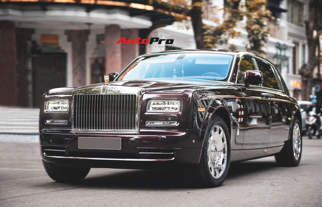 Đẳng cấp ‘chơi’ Rolls-Royce Phantom của nhà giàu Việt: Hàng siêu hiếm, siêu độc trên thế giới - 2 Đẳng cấp ‘chơi’ Rolls-Royce Phantom của nhà giàu Việt: Hàng siêu hiếm, siêu độc trên thế giới - 2